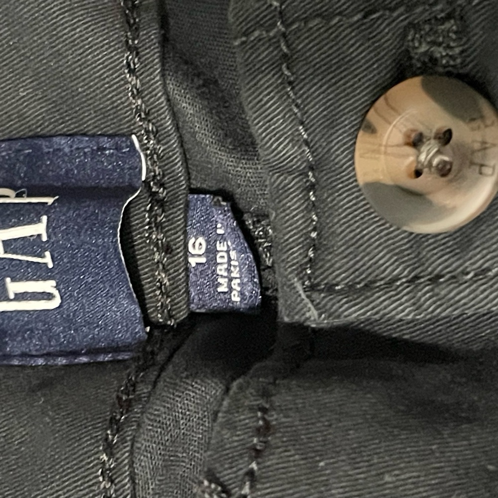 Gap Mid Rise Shorts - Picture 3 of 4